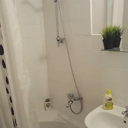 Maka Apartment Split